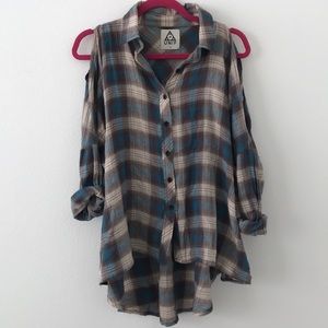 UNIF Cold Shoulder Plaid Top